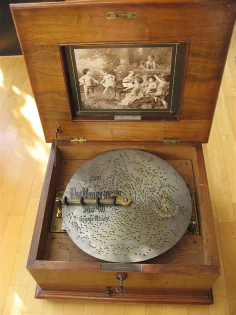 music box with metal records